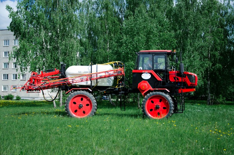 ОПРЫСКИВАТЕЛЬ САМОХОДНЫЙ БЛ-3000 С КЛИРЕНСОМ 1350ММ ИЛИ 1500 ММ - фото 1